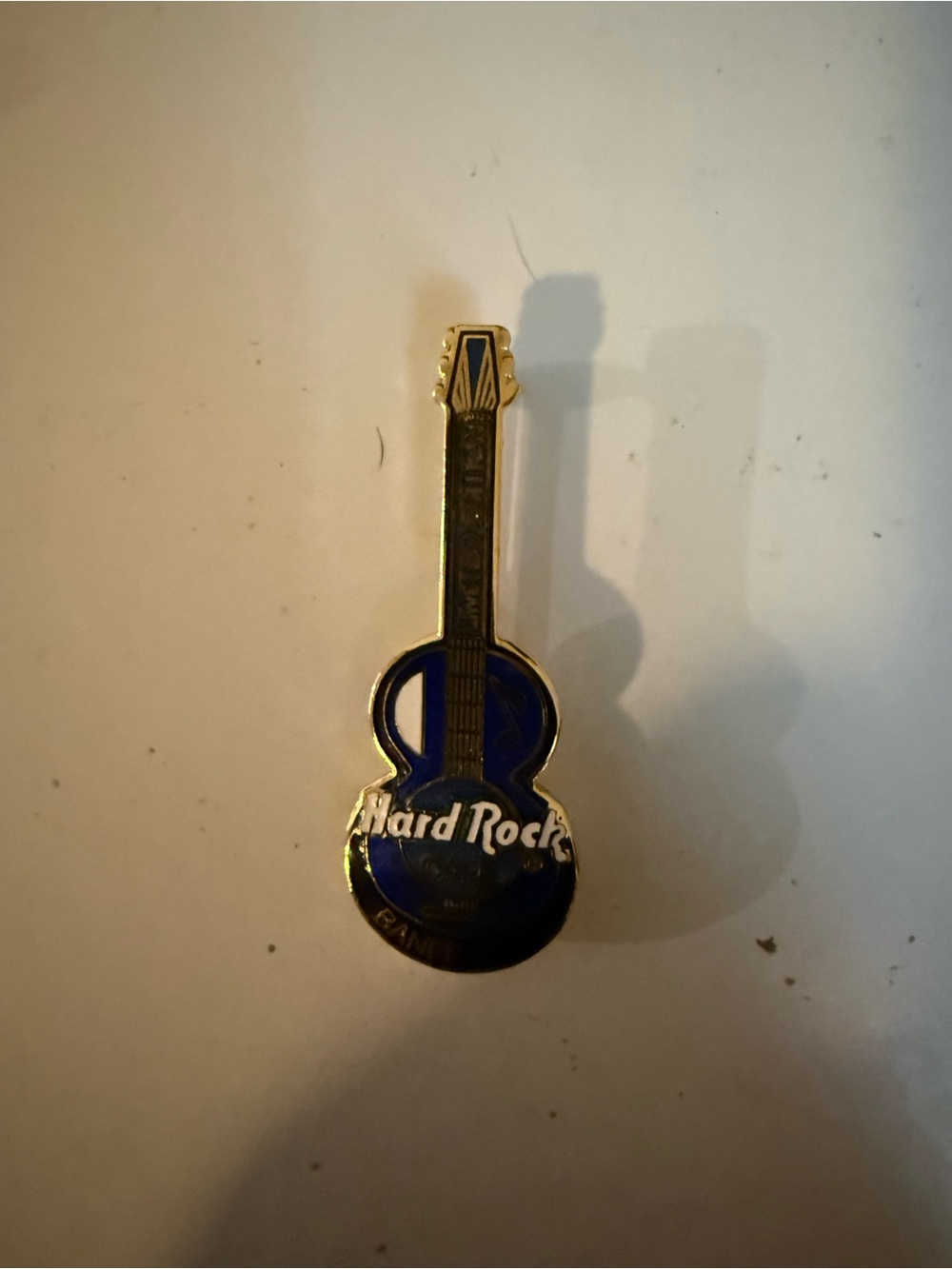 Hard Rock Cafe Banff Guitar Pin